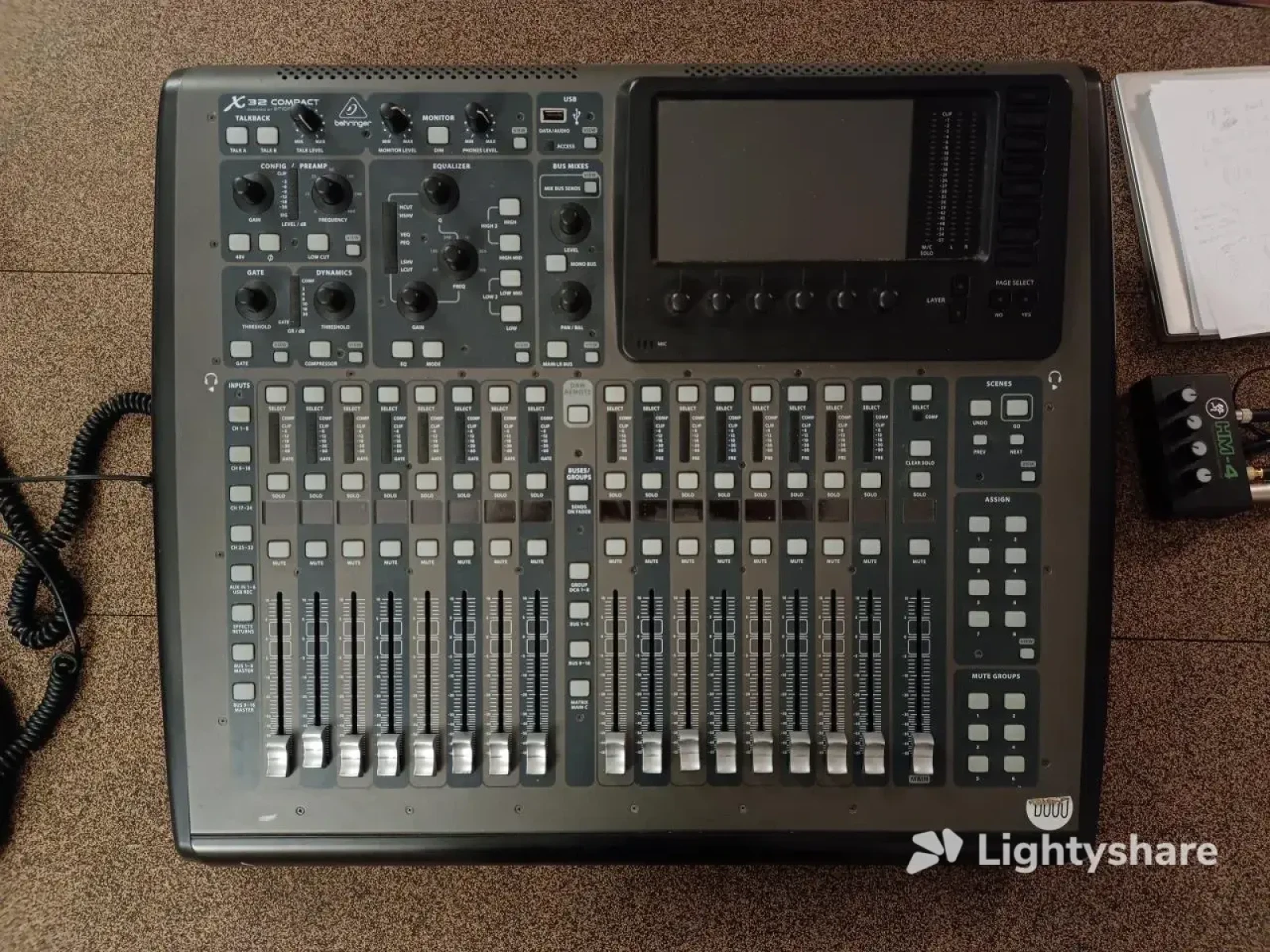 Behringer X32 Compact - Photo 2 sur 3