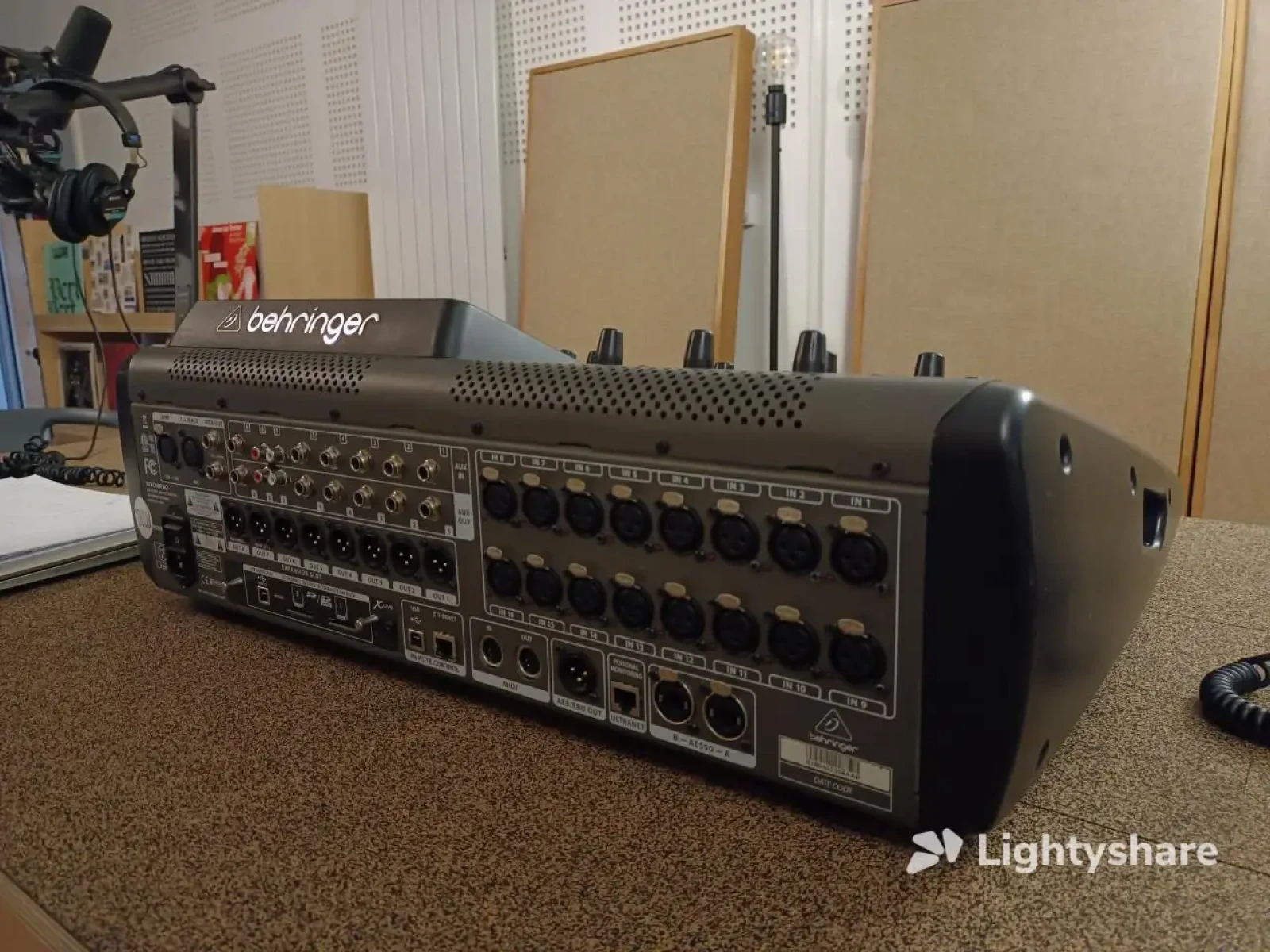 Behringer X32 Compact - Photo 3 sur 3