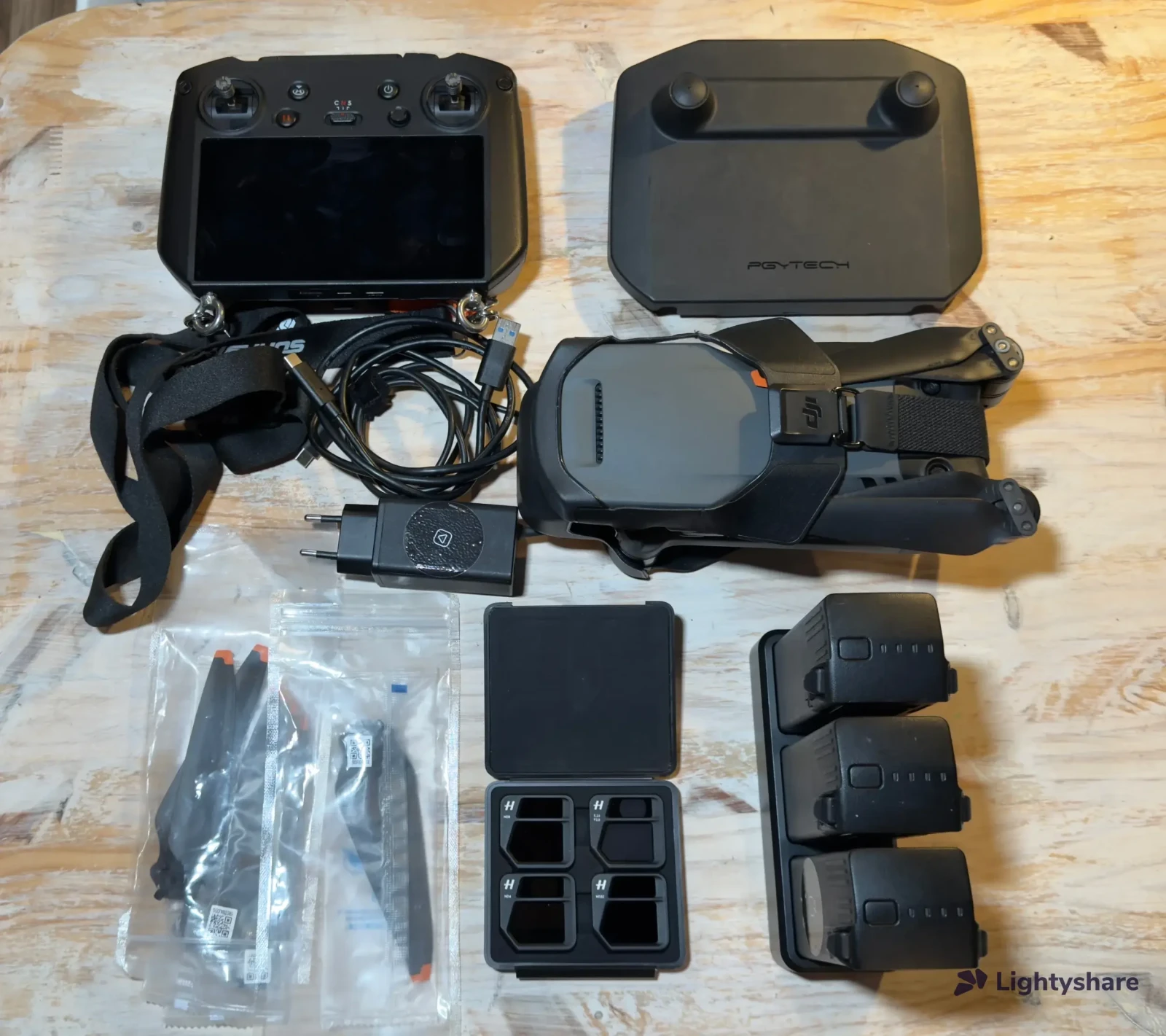DJI Mavic 3 - Photo 2 sur 5