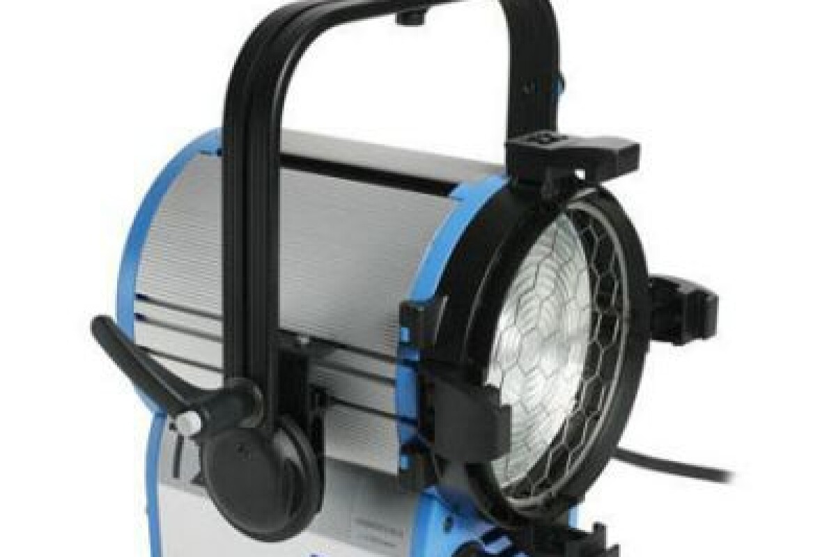 Location Fresnel 2kW - Lightyshare