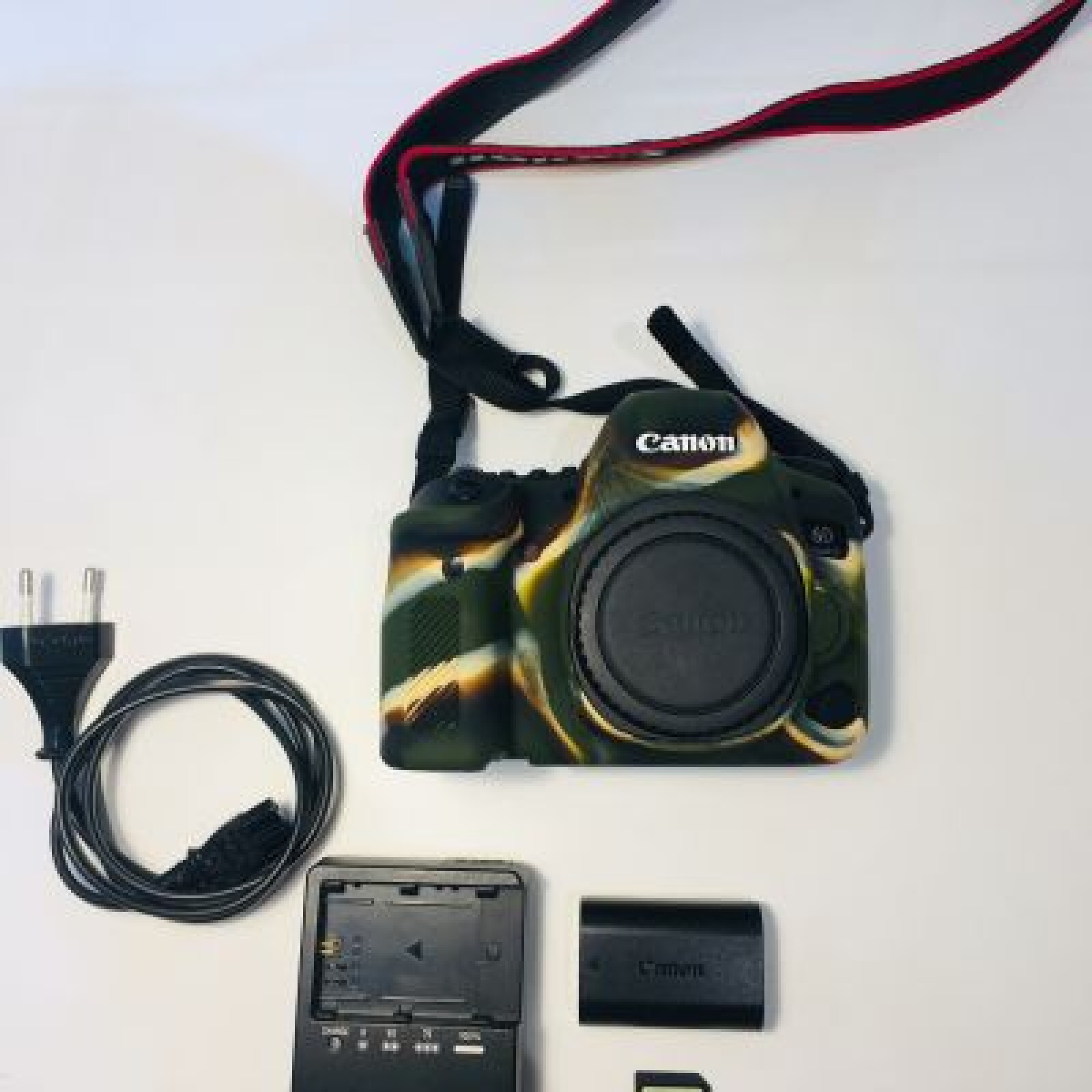 Loue EOS 6D MARK II - Photo 2 sur 4
