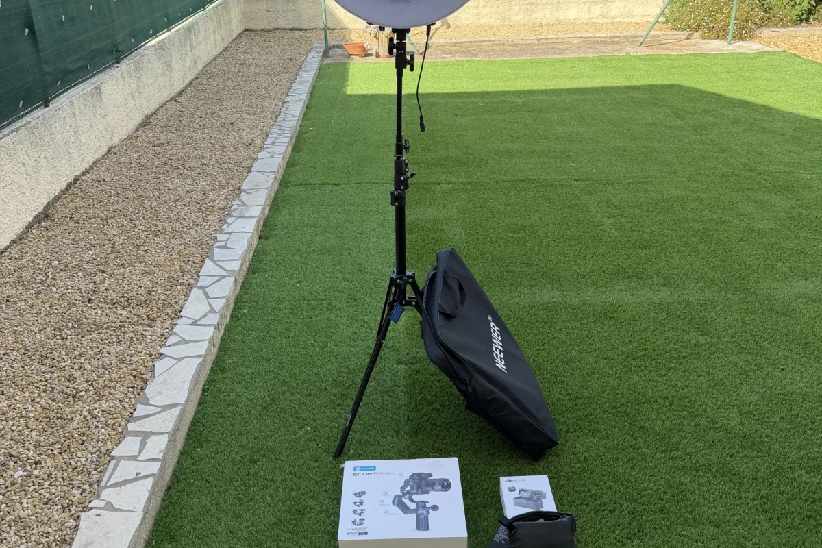 Location NEEWER Ring Light Professionnel - Lightyshare
