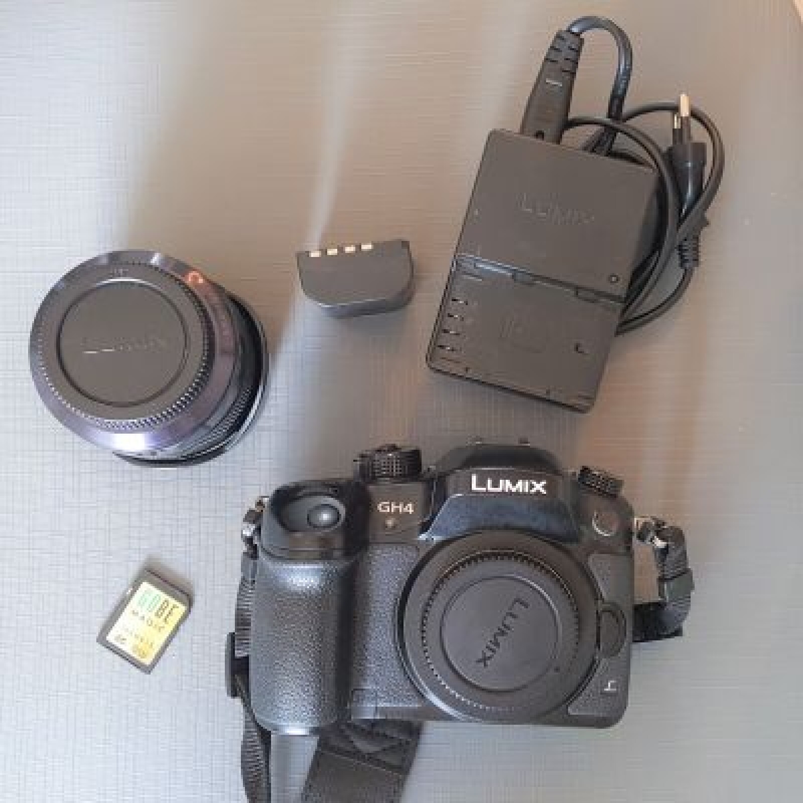 GH4 (+Vlog) + 12-35mm  F/2.8 - Photo 2 sur 5