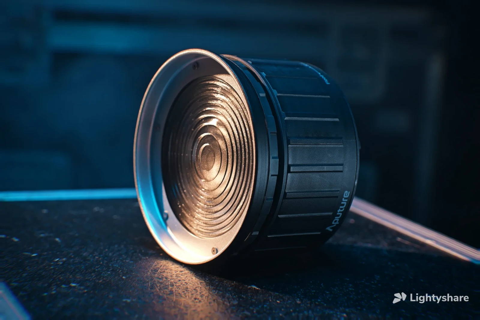 Aputure Fresnel 2X - Photo 3 sur 4