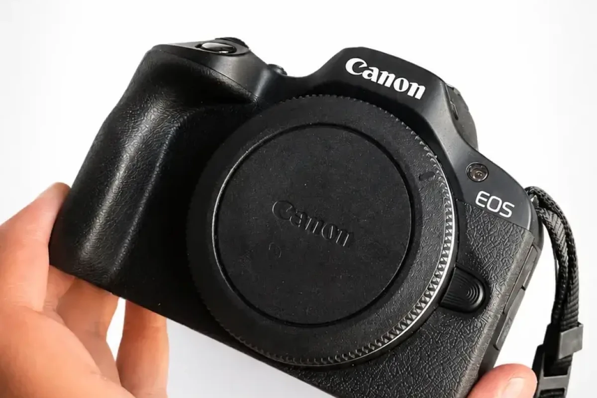 Location Canon EOS R100 - Lightyshare