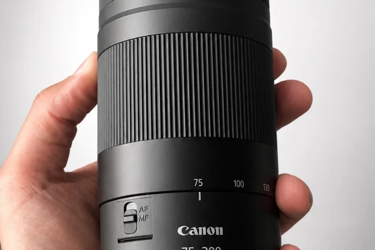 Location Canon EF 75-300mm f/4-5.6 - Lightyshare