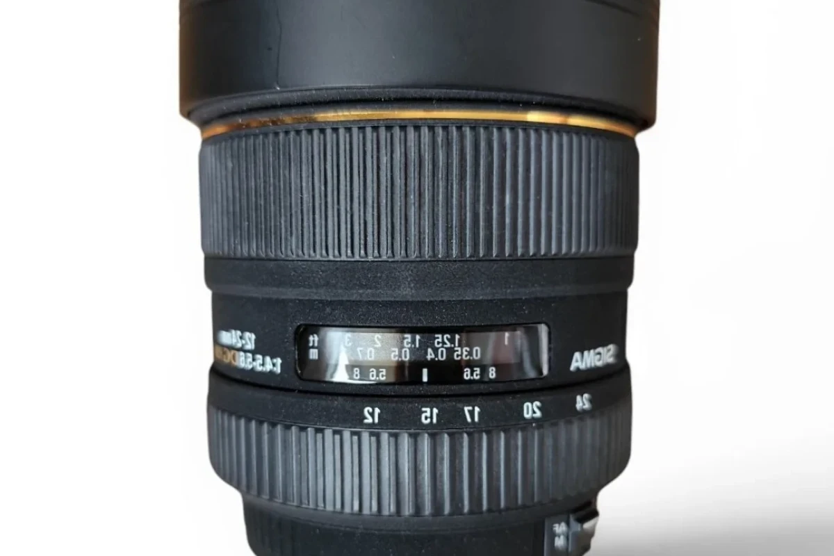 Location Sigma 12-24mm f4.5-5.6 DG HSM - Lightyshare