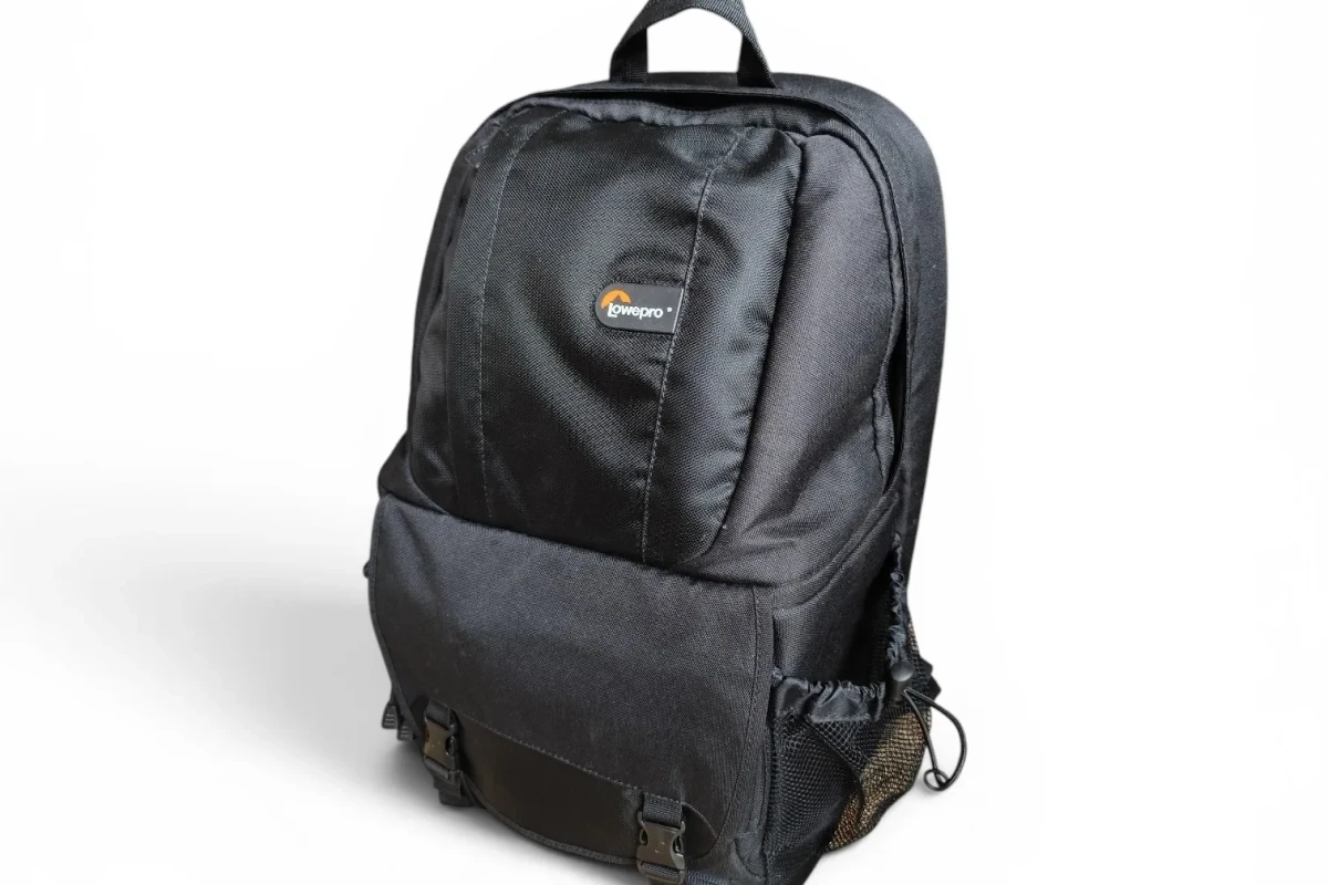 Location Lowepro Fastpack 250 - Lightyshare