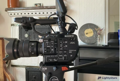 Rent Sony FS5 – Kit documentaire complet - Trépied + Kit HF