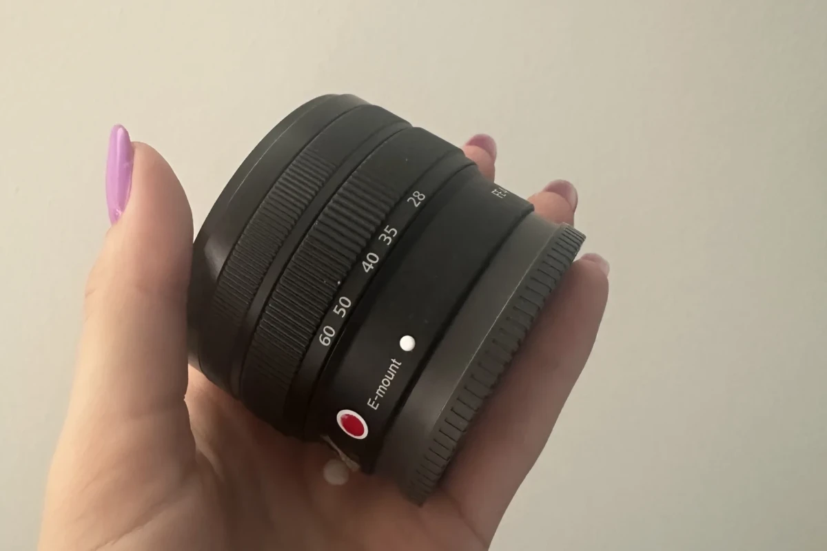Rent Sony FE 28-60mm f/4-5.6 G - Lightyshare