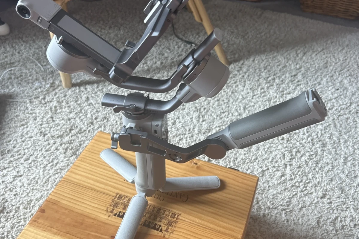 Location DJI RS 4 Mini Combo - Lightyshare