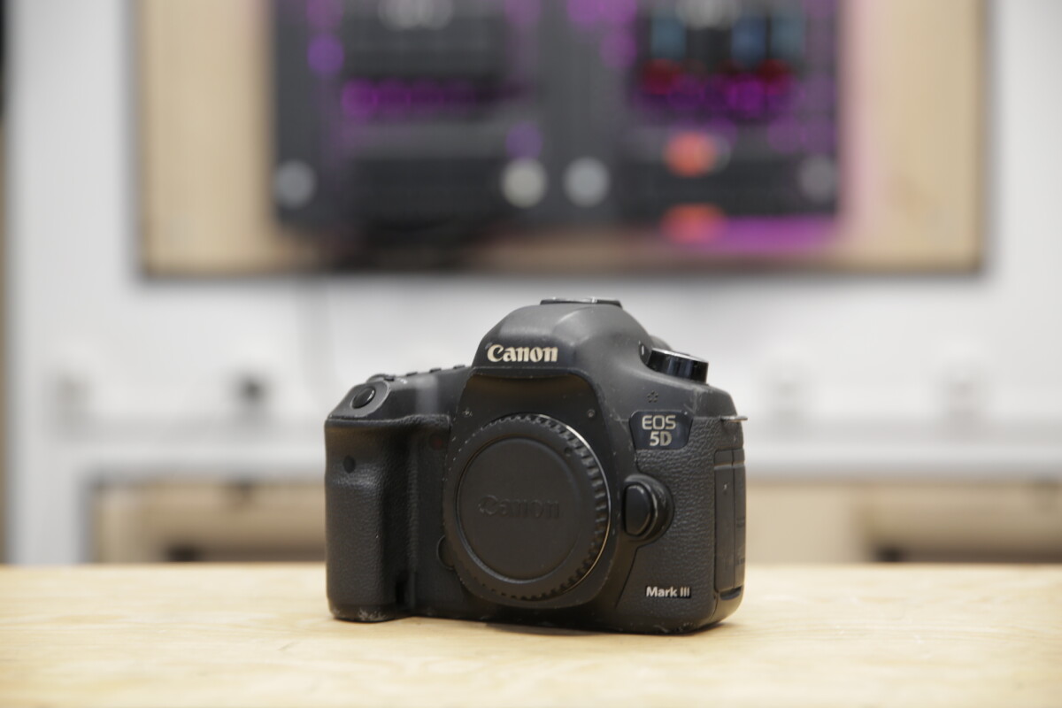 Location Canon 5D Mark IV - Lightyshare