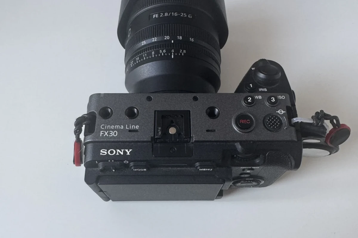 Rent Sony FX30 - Lightyshare