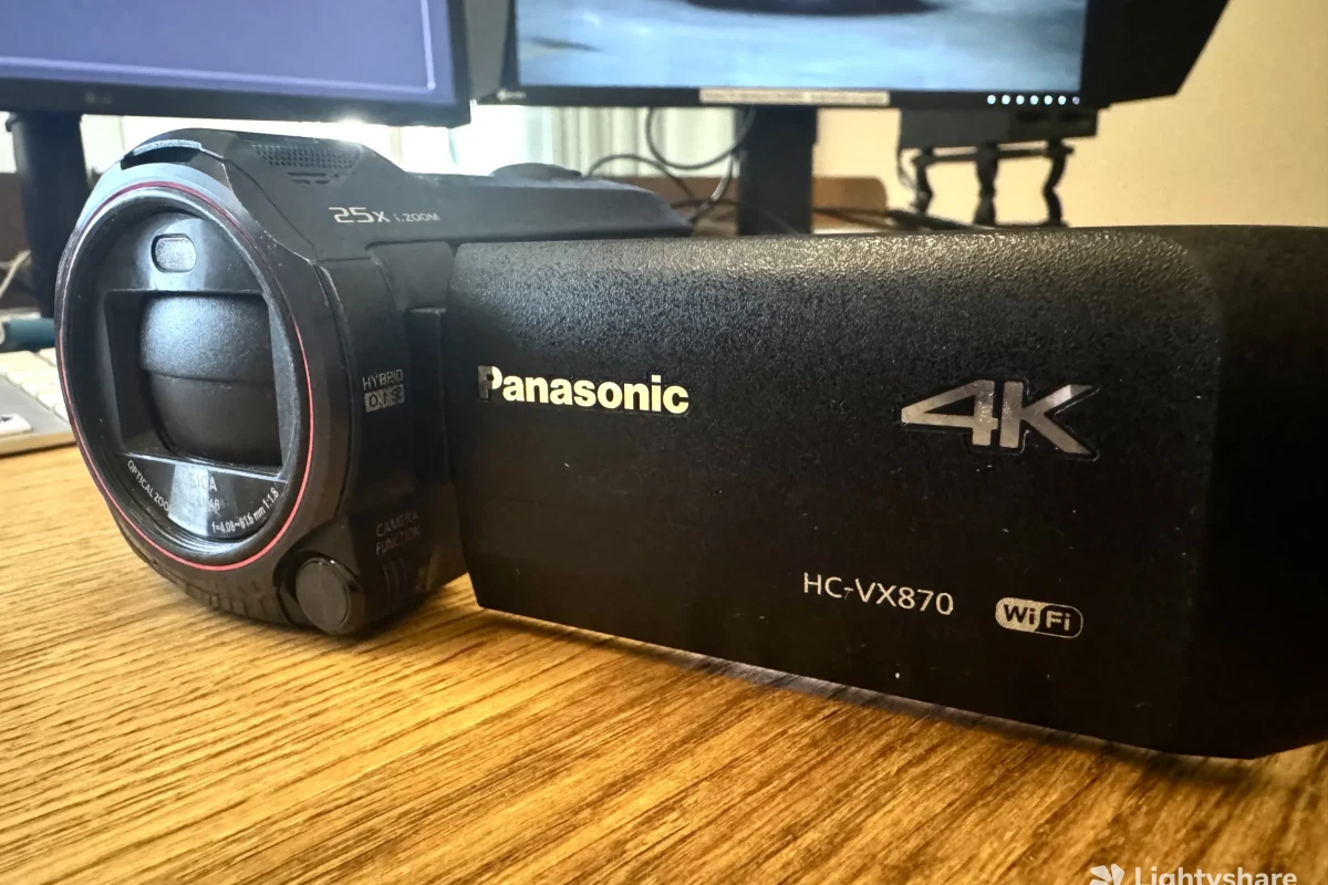 Location Panasonic VX870 - Lightyshare