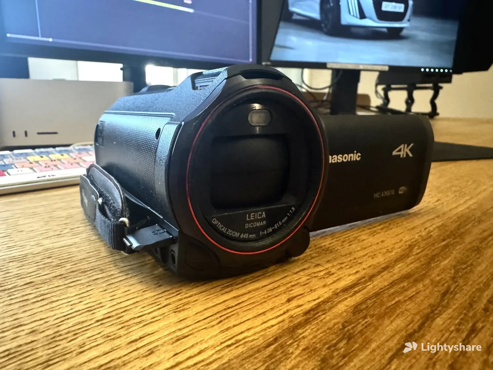 Panasonic VX870 - Photo 2 sur 5