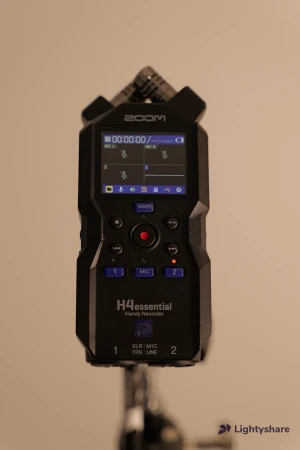 Location Zoom H4essential
