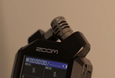 Location Zoom H4essential