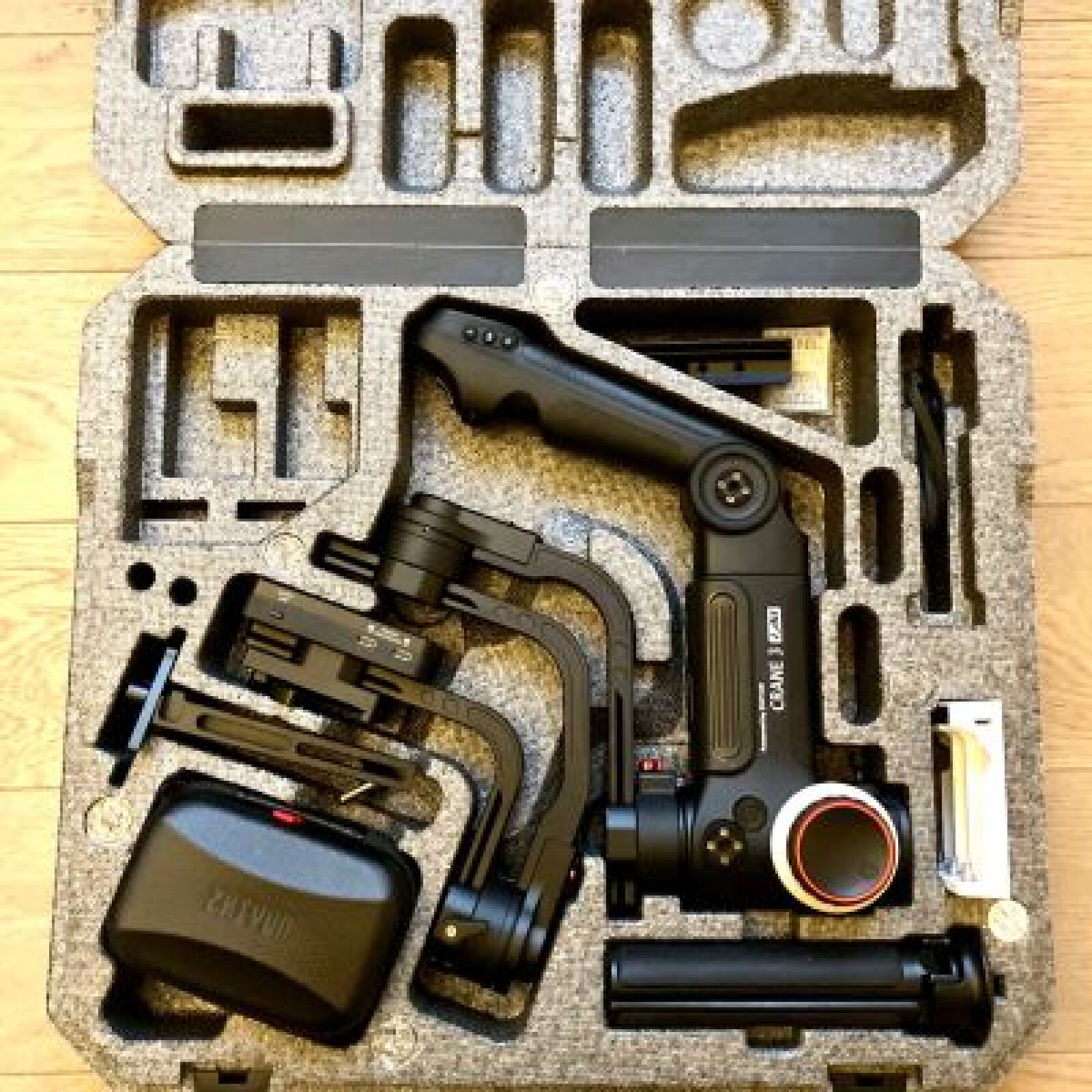 ZHIYUN CRANE 3 LAB - Stabilisateur trois axes - Photo 2 sur 3