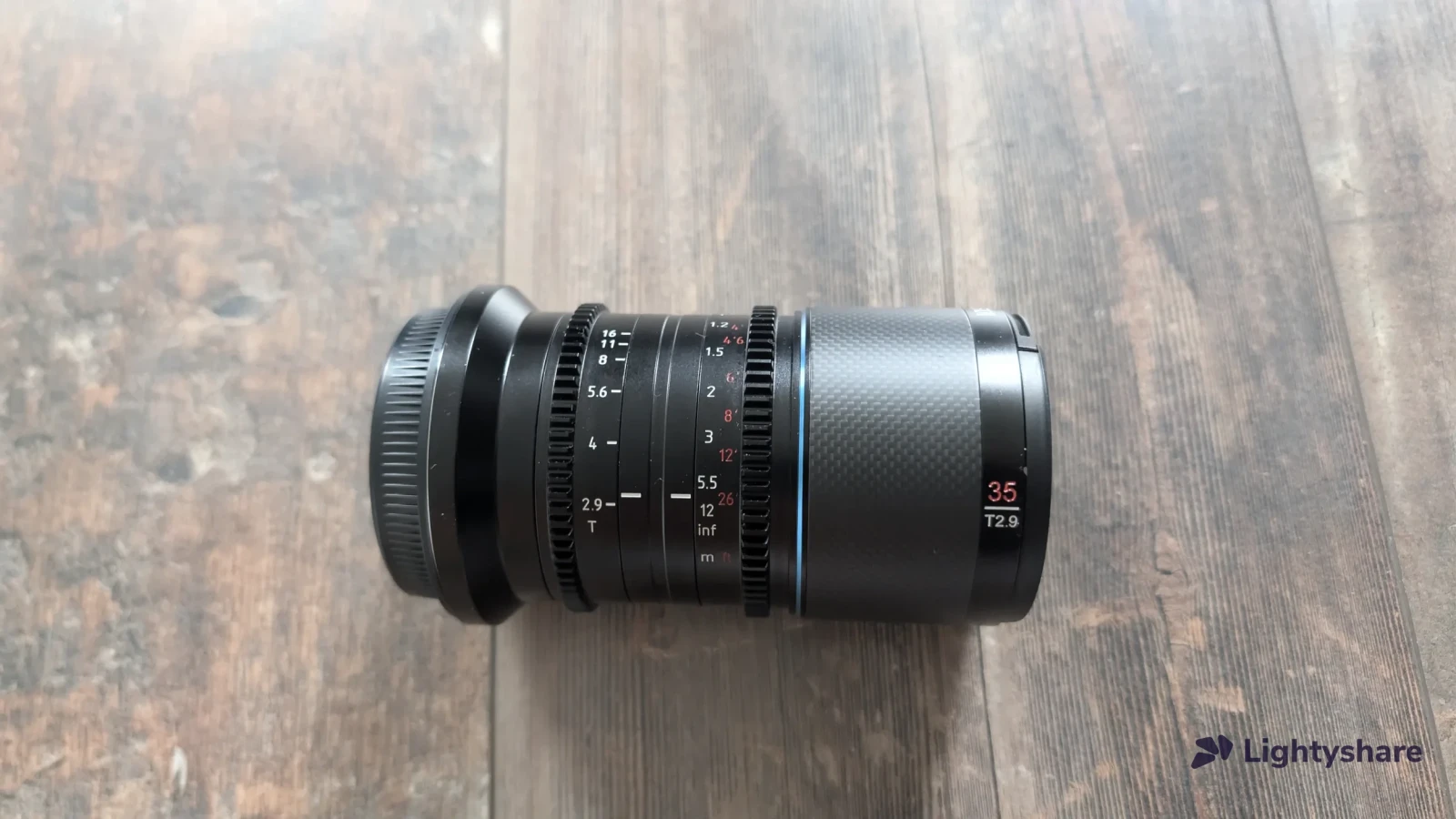 Sirui 35mm T2.9 1.6x Full-Frame Anamorphic (RF Mount) - Photo 1 sur 2