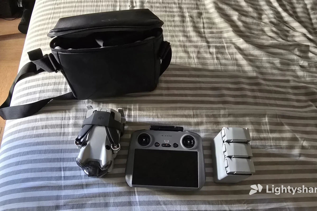 Rent DJI Mini 4 Pro Fly More Combo - Lightyshare