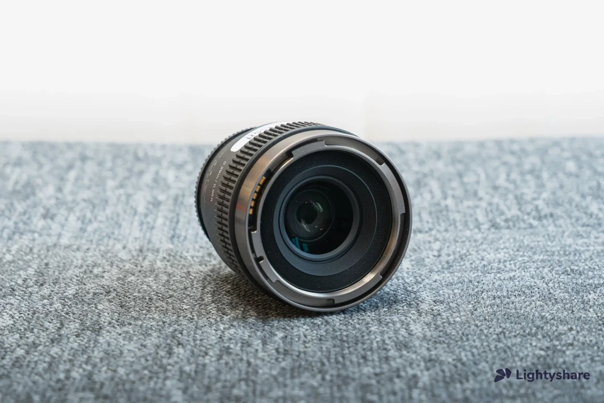 Location Samyang V-AF 35mm T1.9 - Lightyshare
