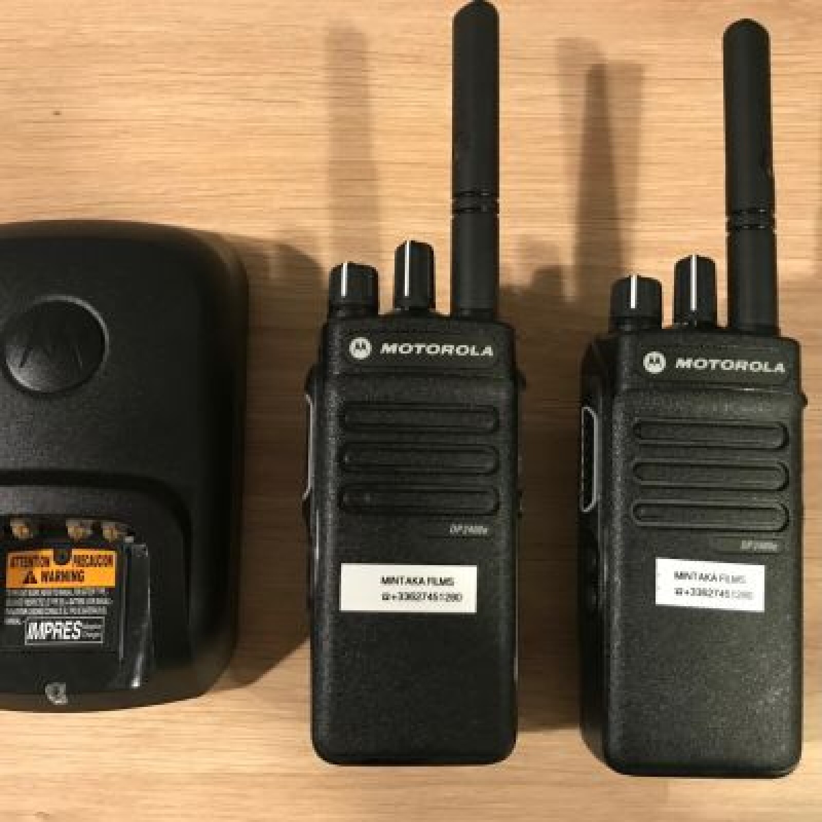 KIT PRO 2 Talkie Walkie Motorola DP 2400e - Photo 1 sur 1