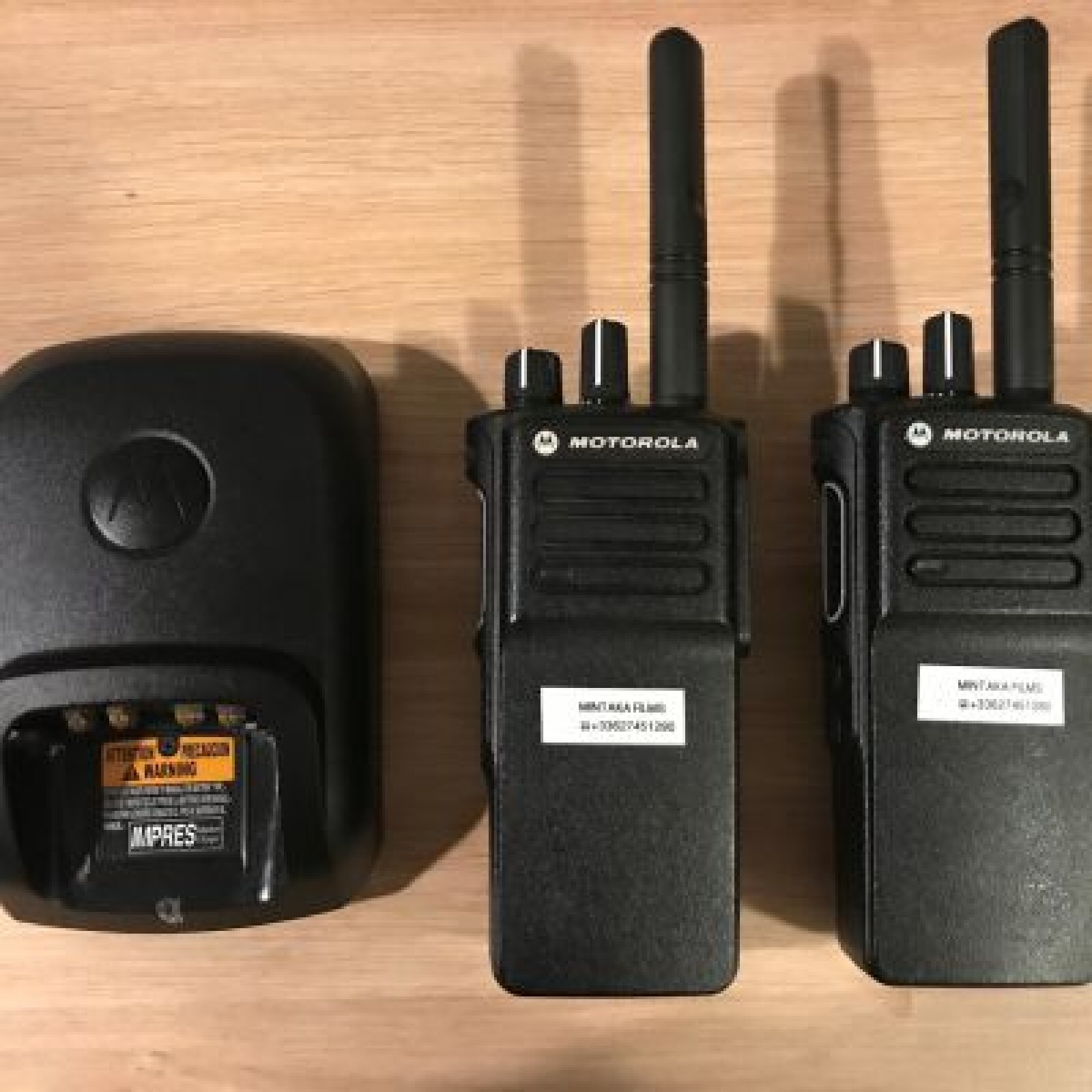 KIT PRO 2 Talkie Walkie Motorola DP 4400e - Photo 1 sur 1