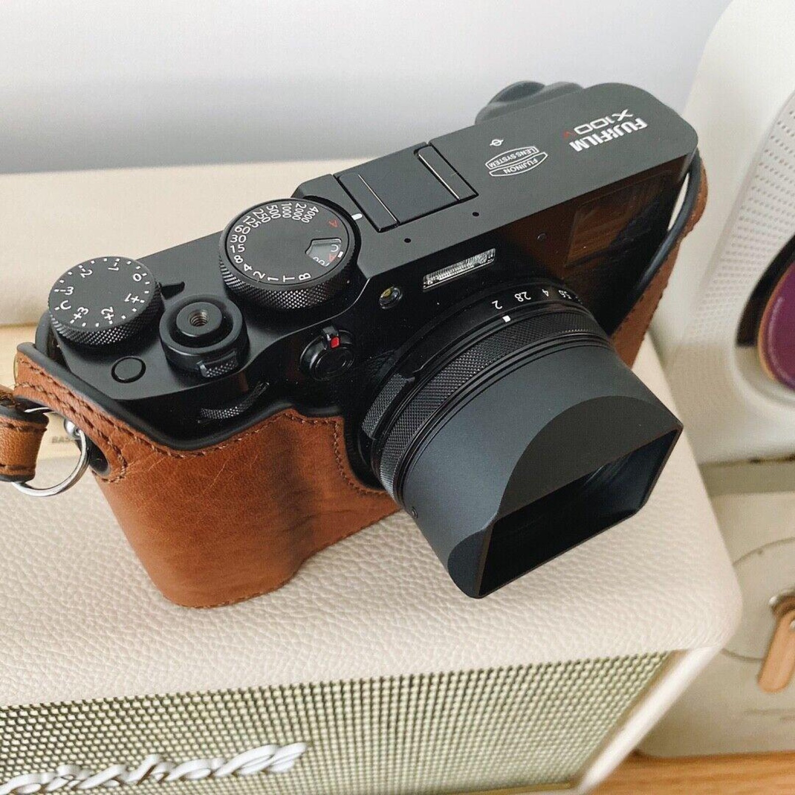 Fujifilm X100V - Carte SD + 2 Batteries - Photo 1 sur 3