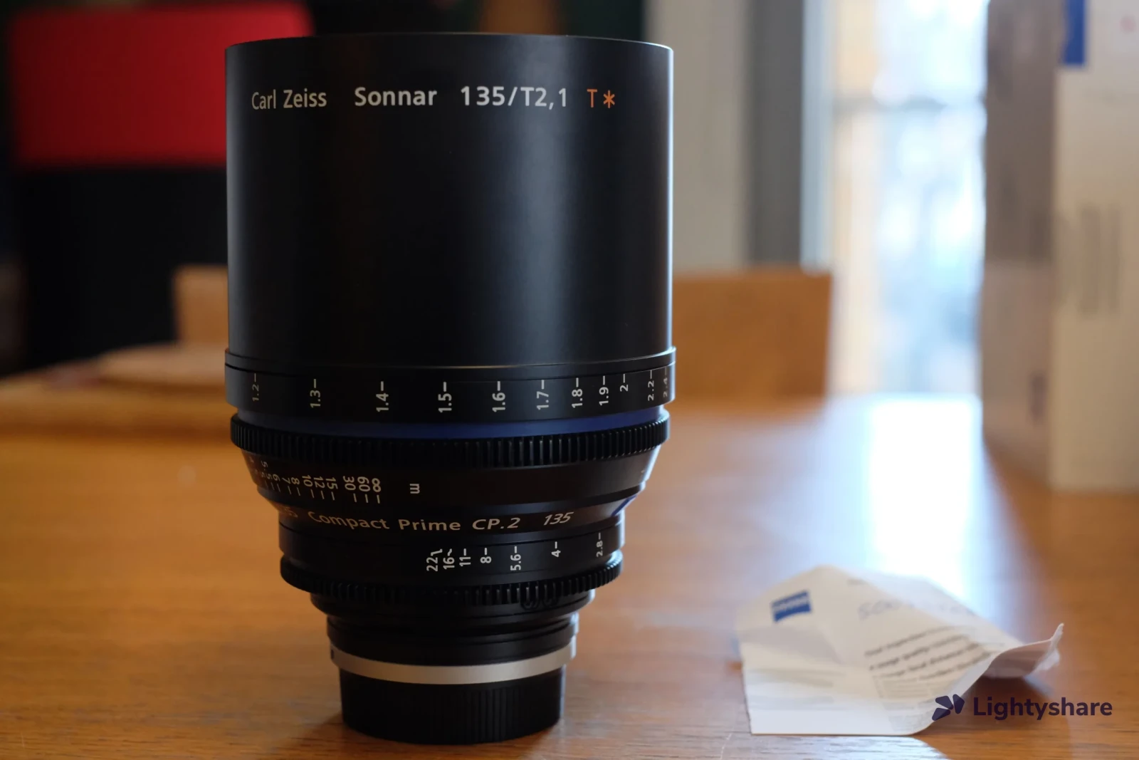 Zeiss Compact Prime CP.2 135mm/T2.1 EF Mount - Photo 1 sur 5