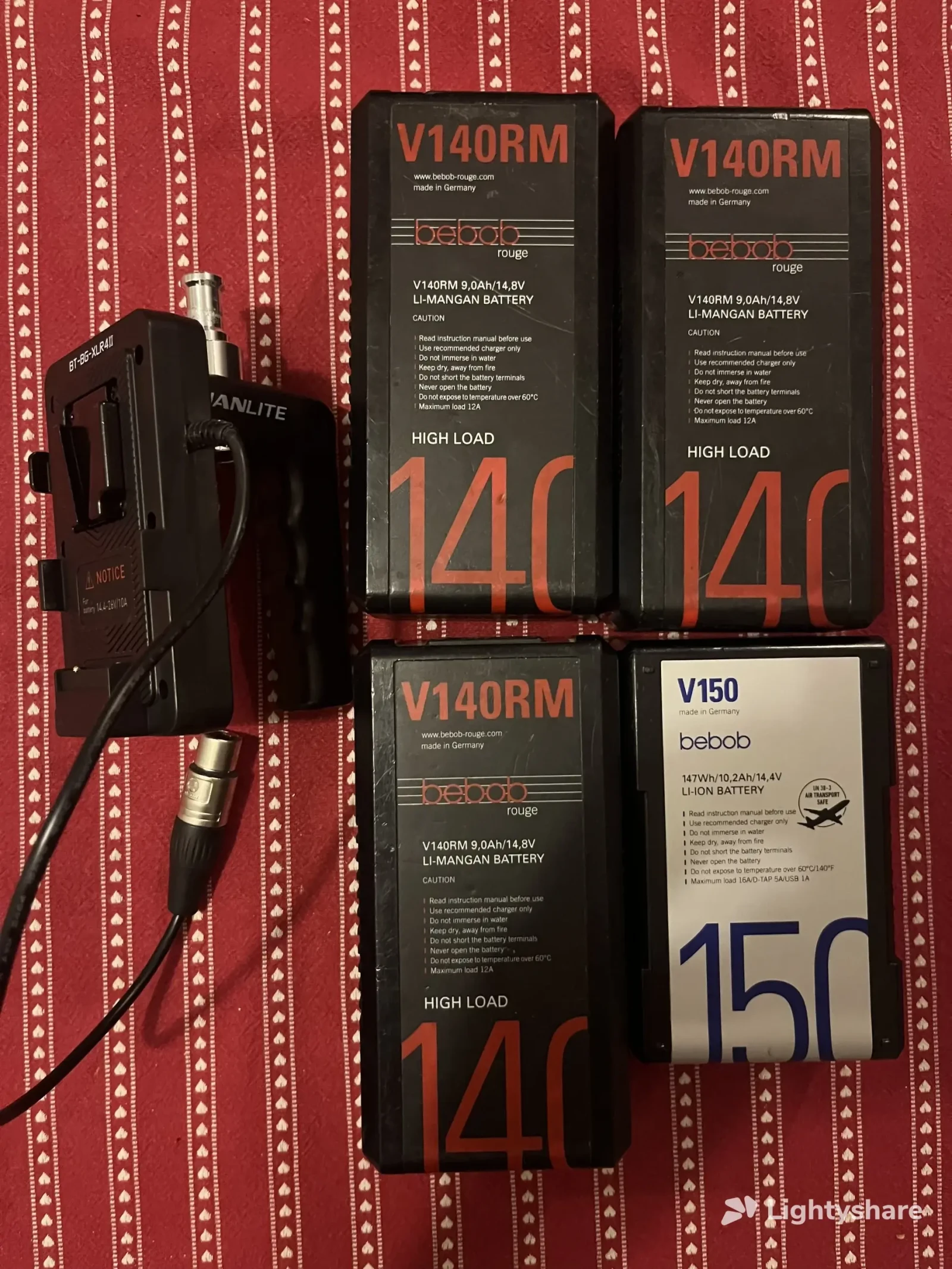 4 batteries V mount Bebob 140-150Wh avec chargeur - Photo 1 sur 1