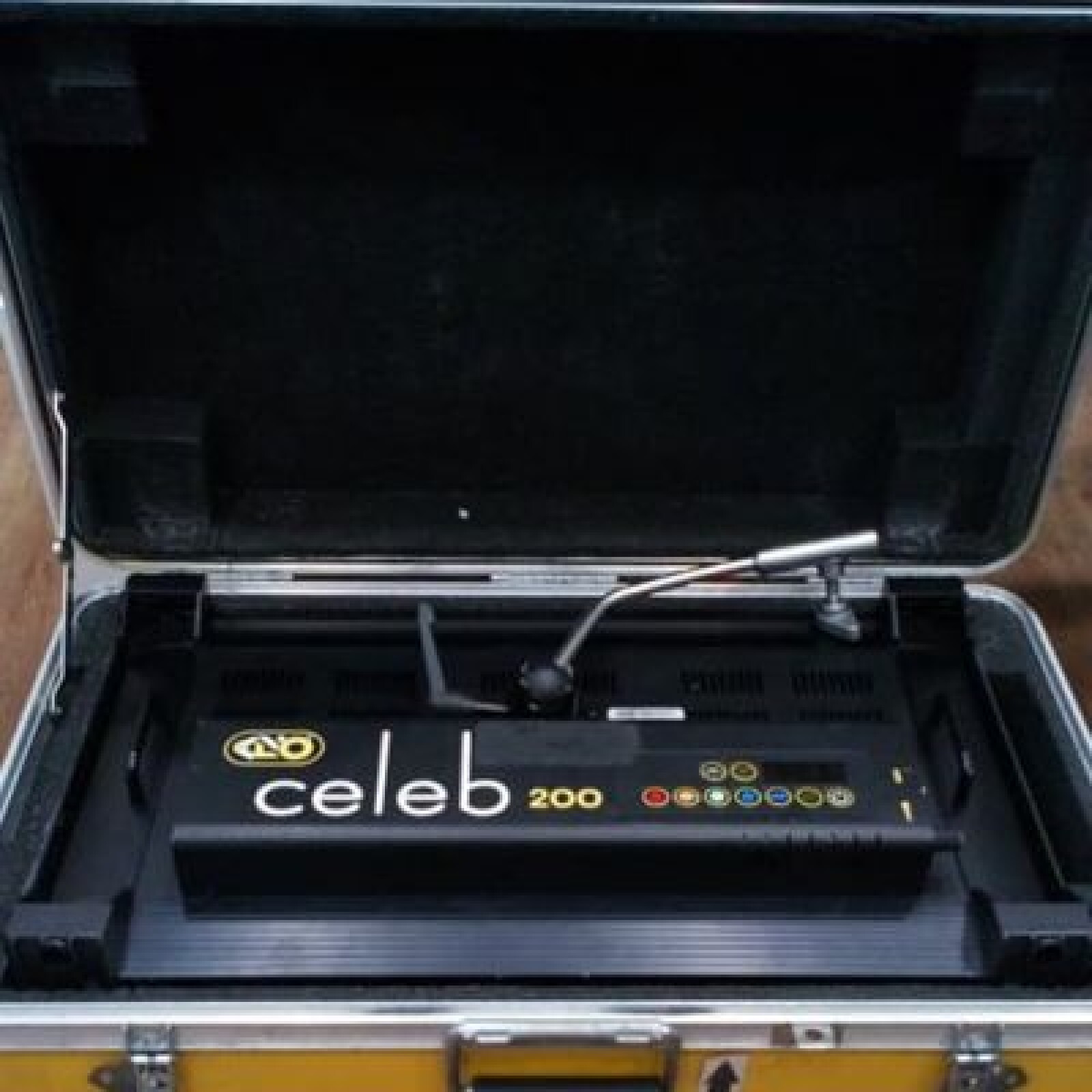 Projecteur LED Celeb 200 - Photo 1 sur 3