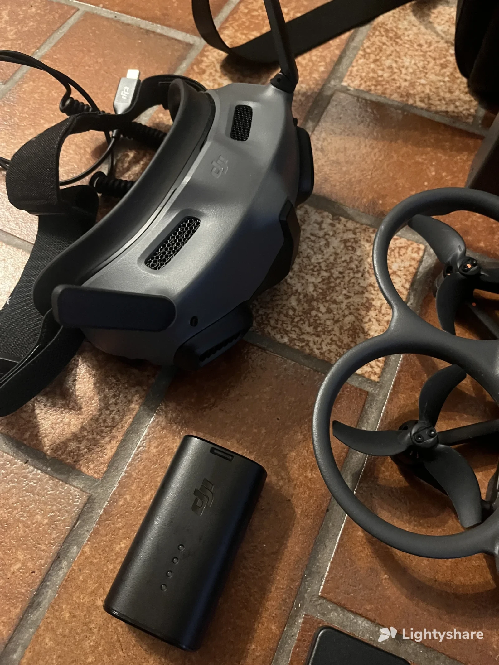 DJI Avata 2 Fly More Combo - Photo 3 sur 5