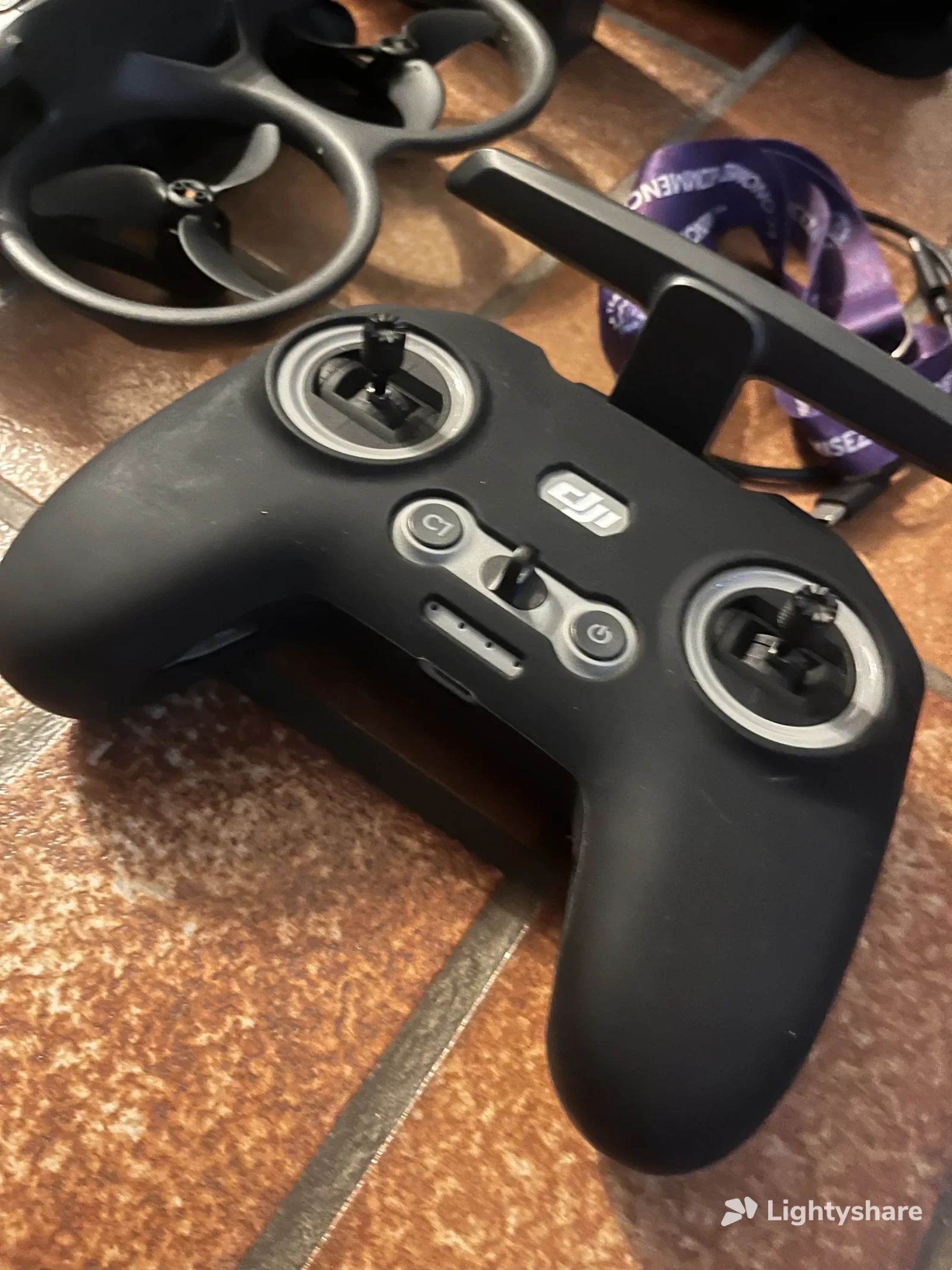 DJI Avata 2 Fly More Combo - Photo 5 sur 5