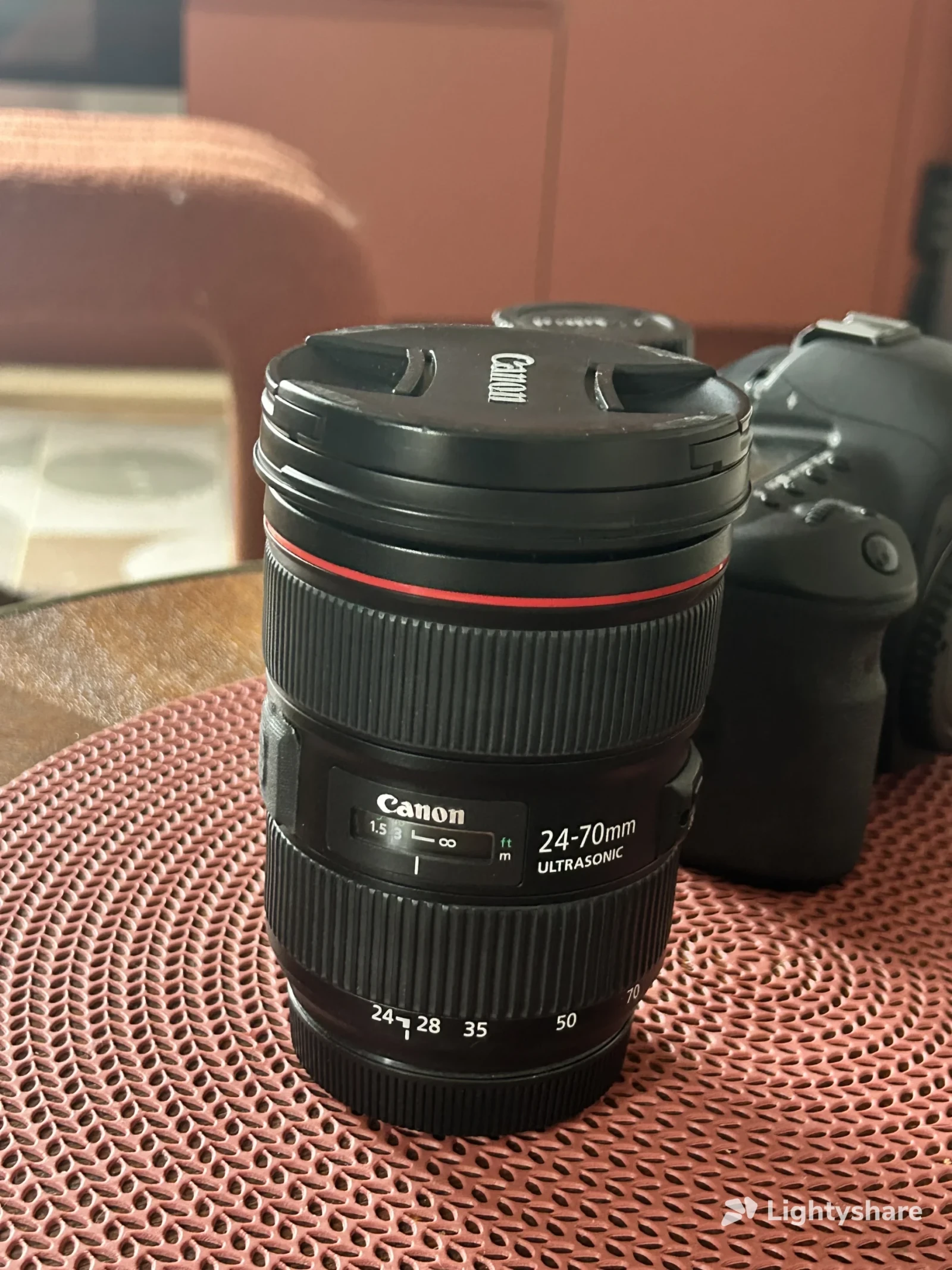 Canon EF 24-70mm f/2.8L II USM - Photo 1 sur 3