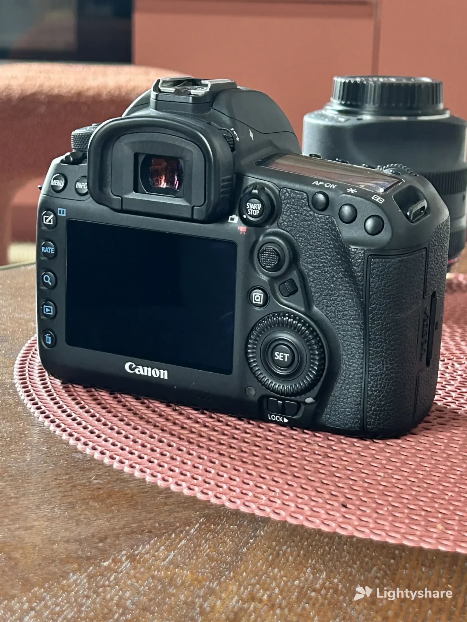 Canon 5D Mark IV - Photo 2 sur 4