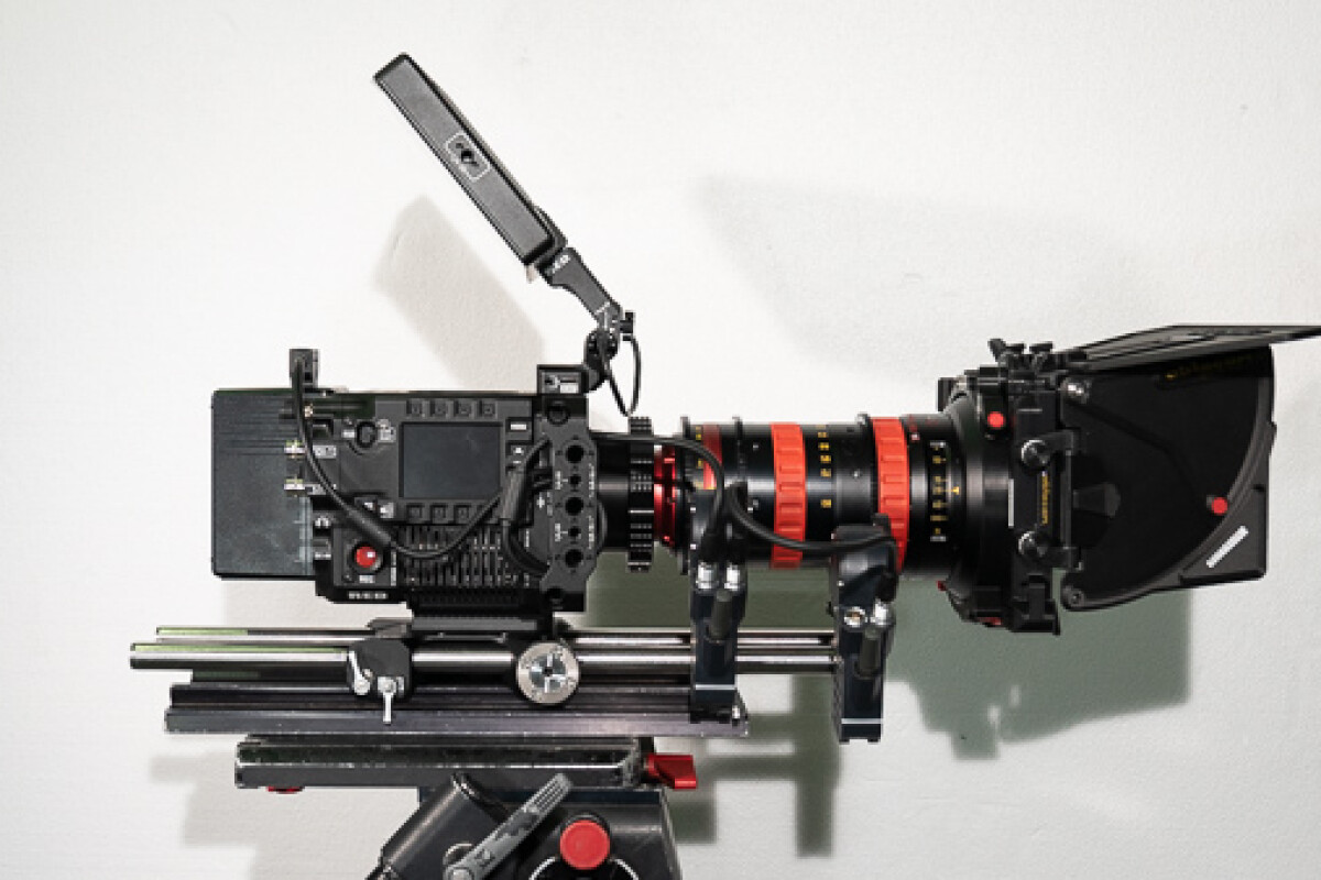 Location Pack V-Raptor + Angénieux Optimo DP 16-42mm & 30-80mm - Lightyshare