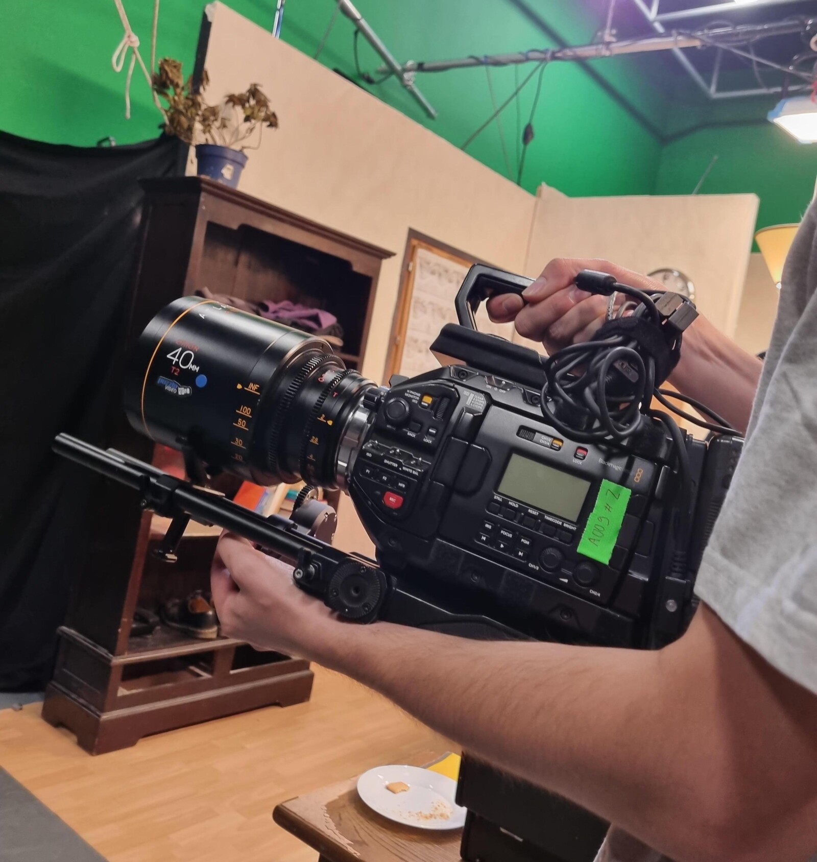 URSA Mini Pro 4.6k - EF + PL - Photo 3 sur 5