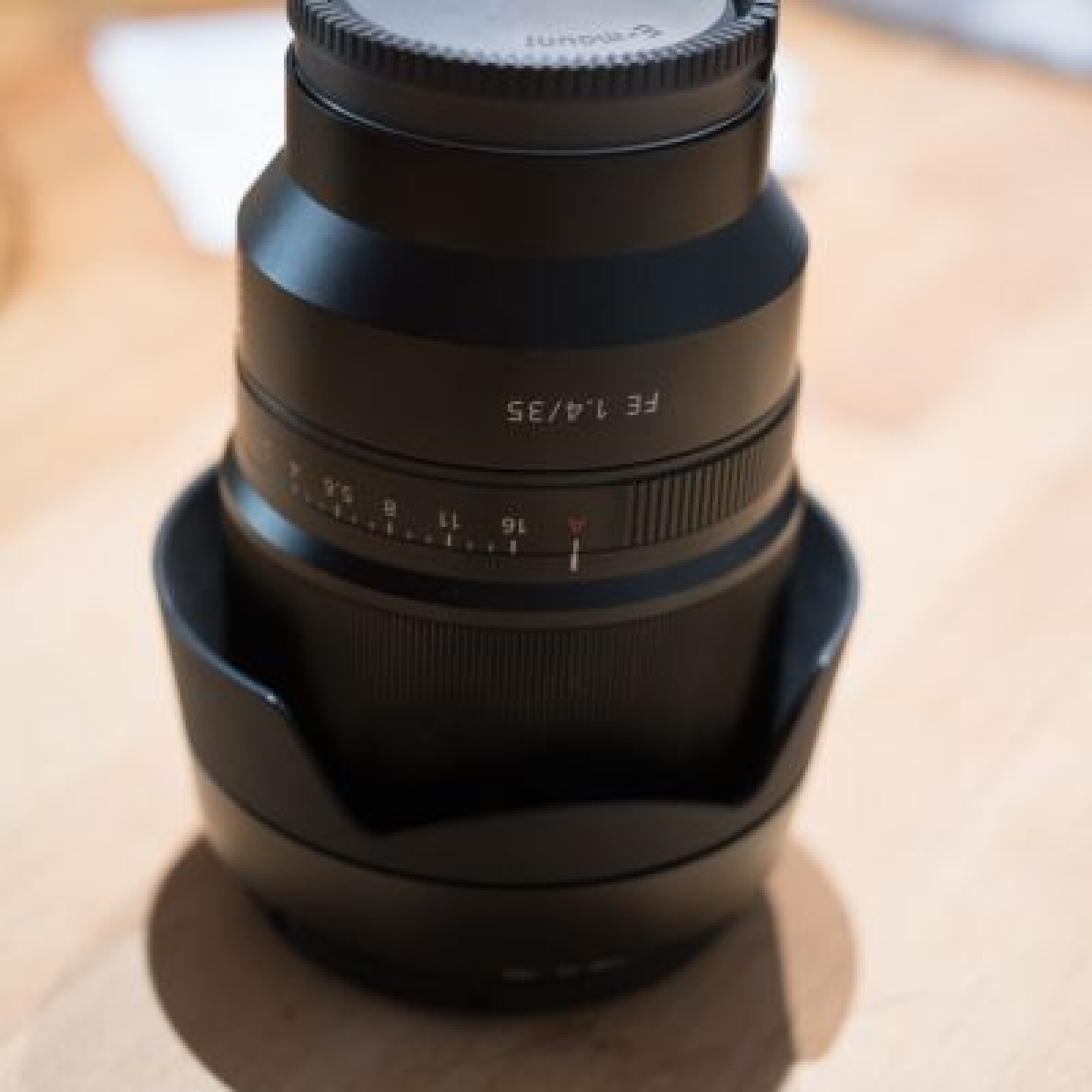 Objectif 35mm F 1.4 Sony Zeiss Distagon - Photo 1 sur 3