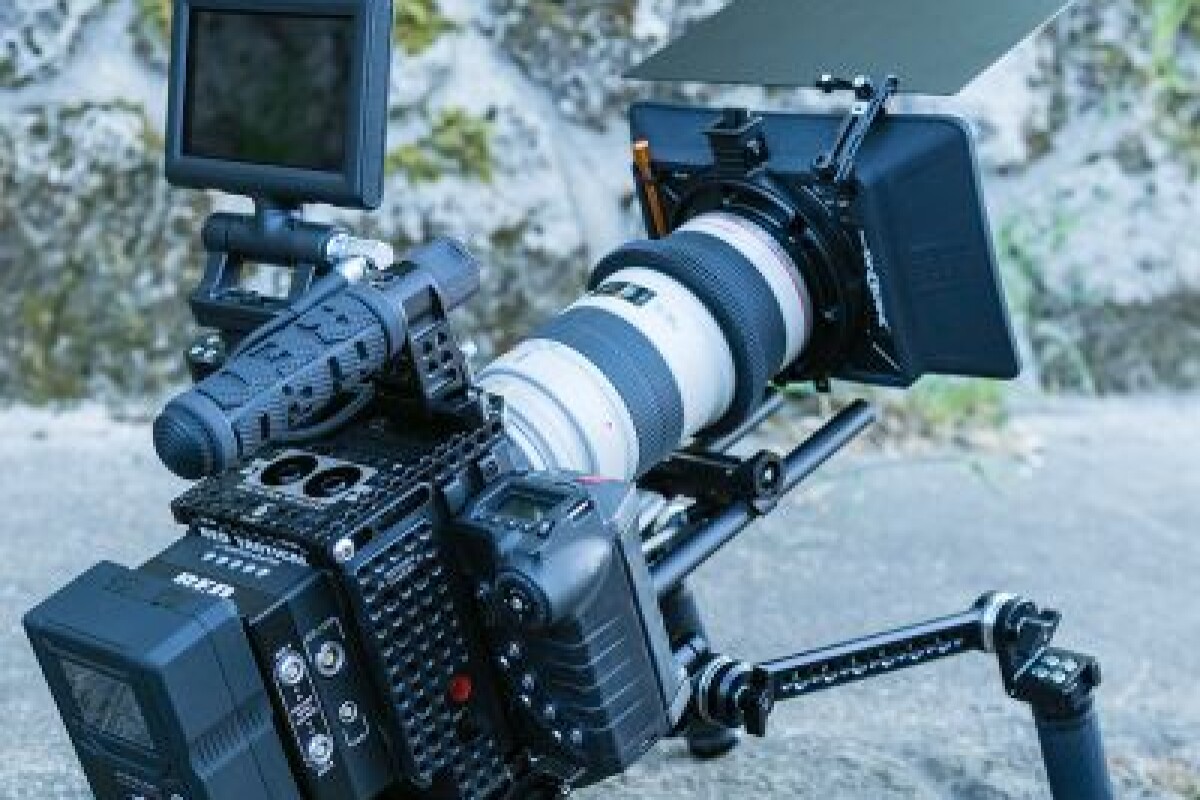 Location RED Epic Dragon 6K (Pack#2 - « Run and Gun ») - Lightyshare