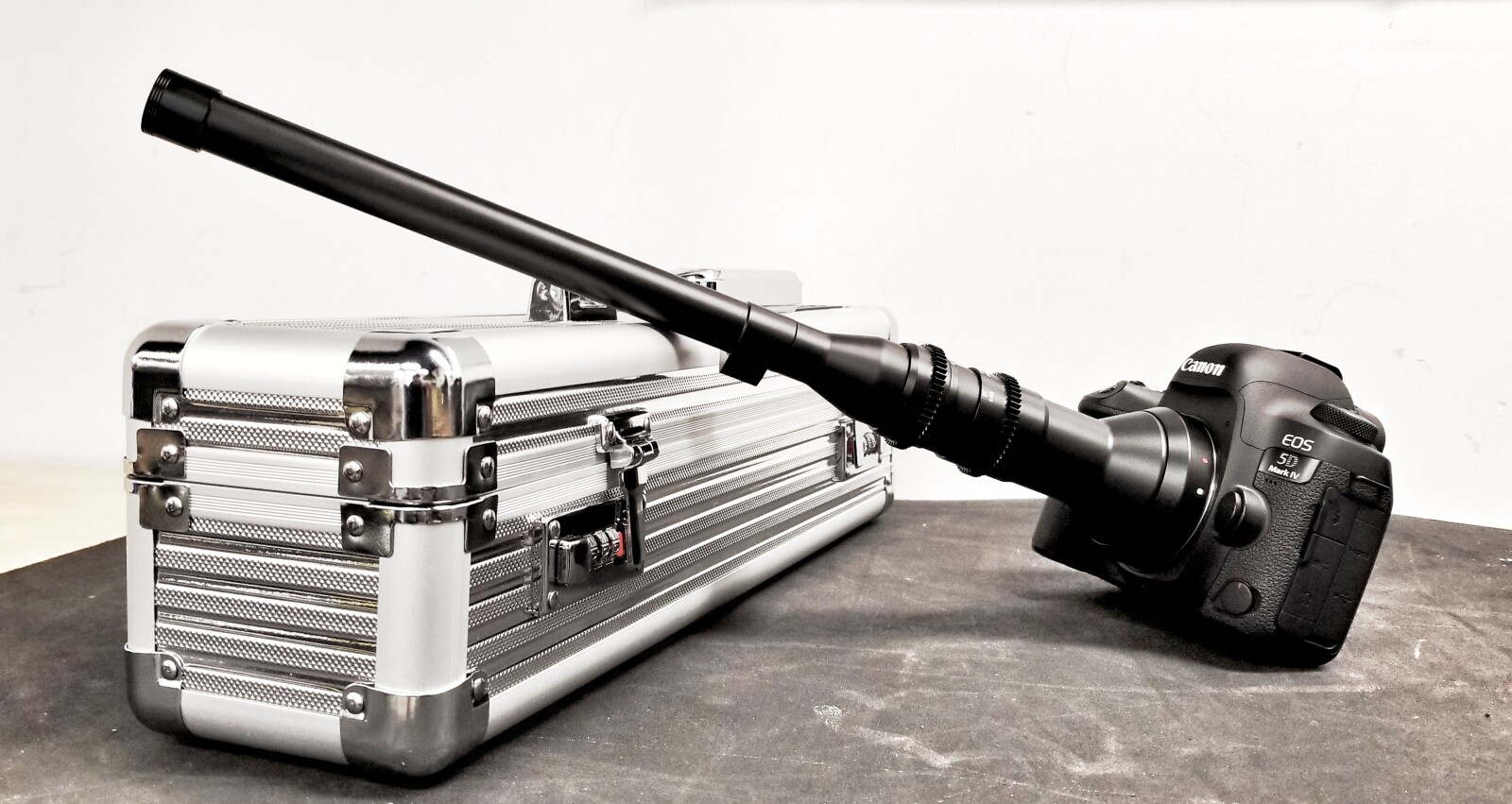 Objectif LAOWA 24 mm Probe Macro f/14 - Monture EF (Cine version)  - Photo 1 sur 4