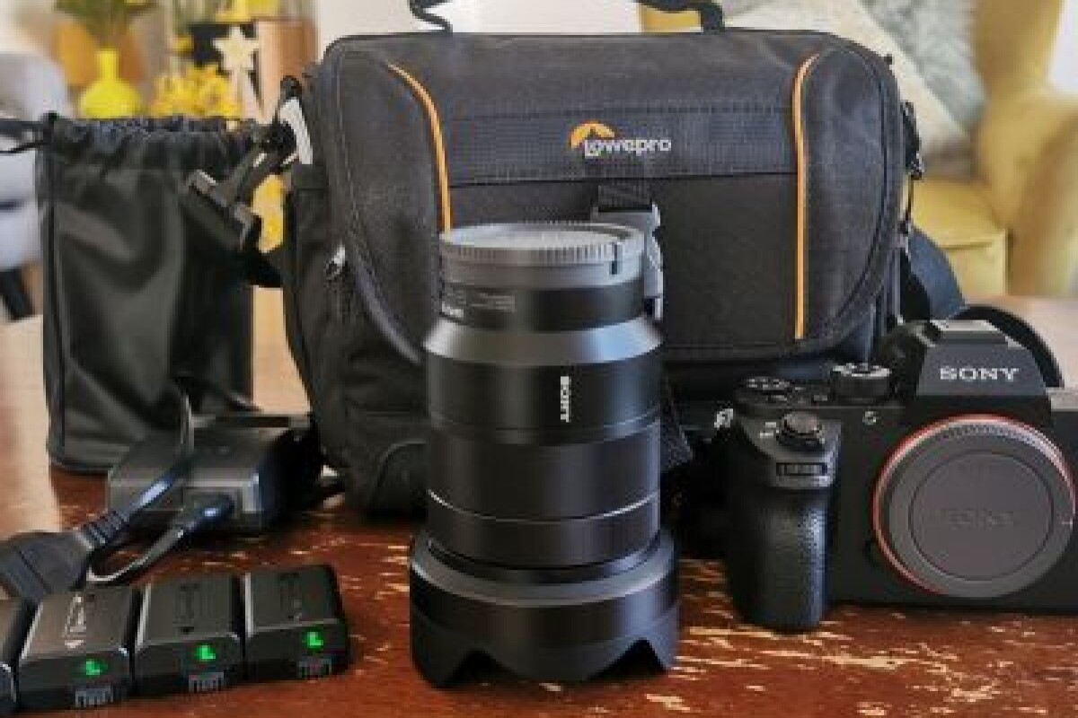Location Sony A7SII + OBJ 24-70 mm F4 + 4x battery - Lightyshare