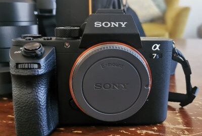 Location Sony A7SII + OBJ 24-70 mm F4 + 4x battery