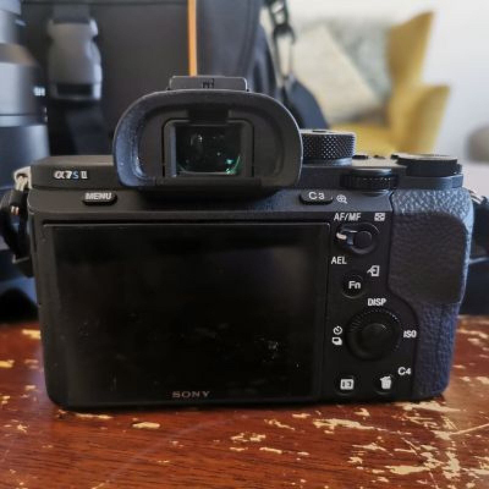 Sony A7SII + OBJ 24-70 mm F4 + 4x battery - Photo 5 sur 5