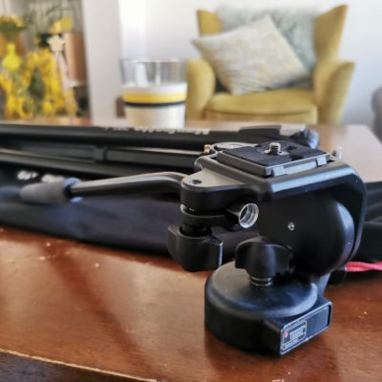 TREPIED MANFROTTO 290 xtra + TÊTE FLUIDE - Photo 3 sur 5