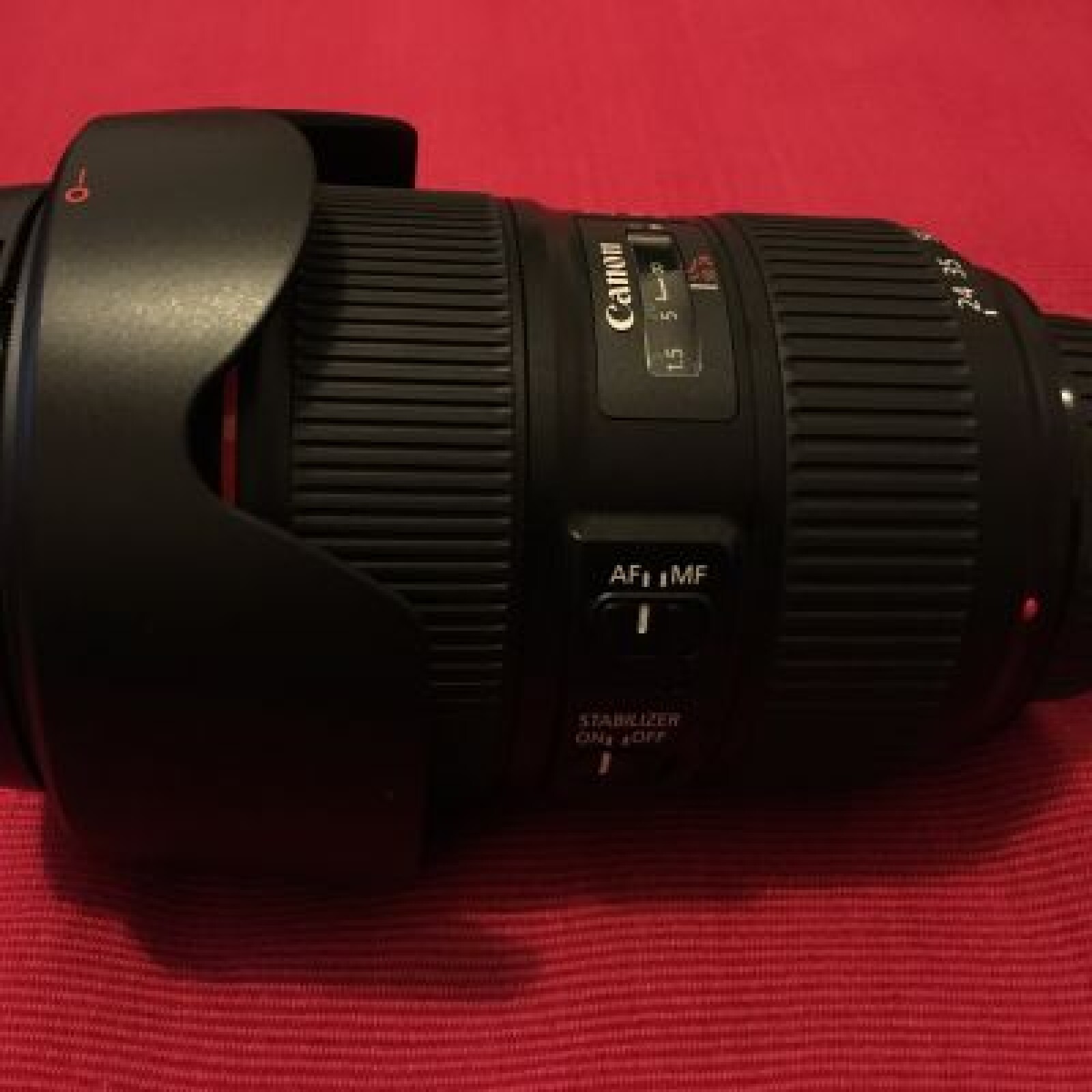 Zoom Canon EF 24-105mm - Photo 2 sur 2