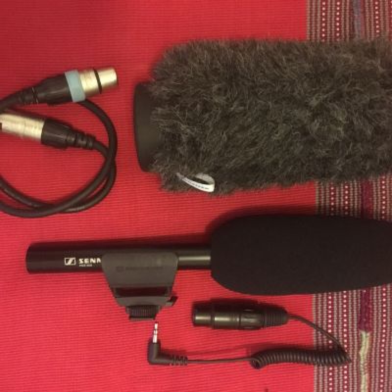 Micro Sennheiser MKE-600 avec bonnette anti-vent - Photo 1 sur 1