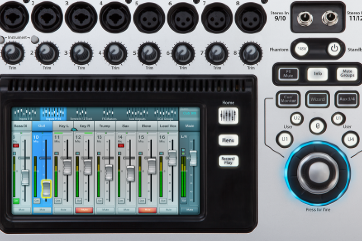 Location Console Son QSC TouchMix-8 / 12 pistes / tactile + Wifi - Lightyshare