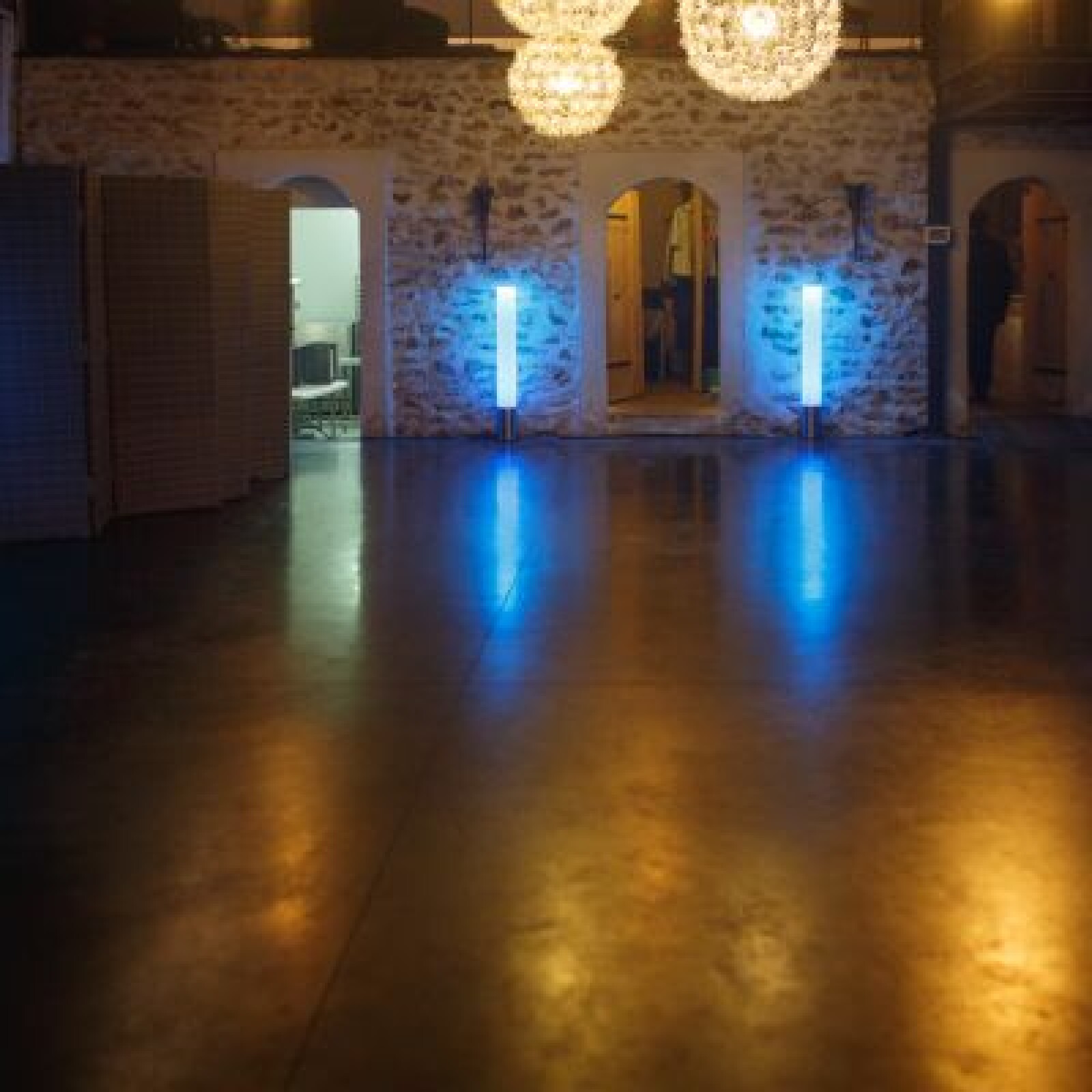 LICIALED - Projecteur boite ambre pour tube diffusant - LED RGBW colonne - Photo 4 sur 5