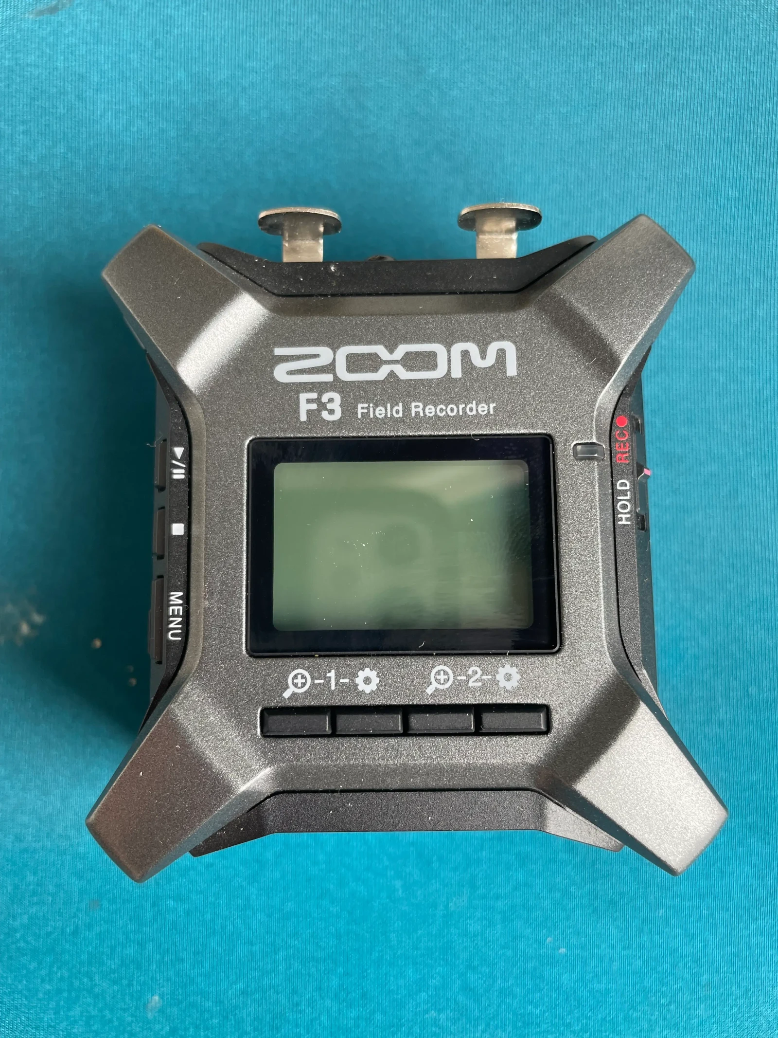 Zoom F3 - Photo 1 sur 6