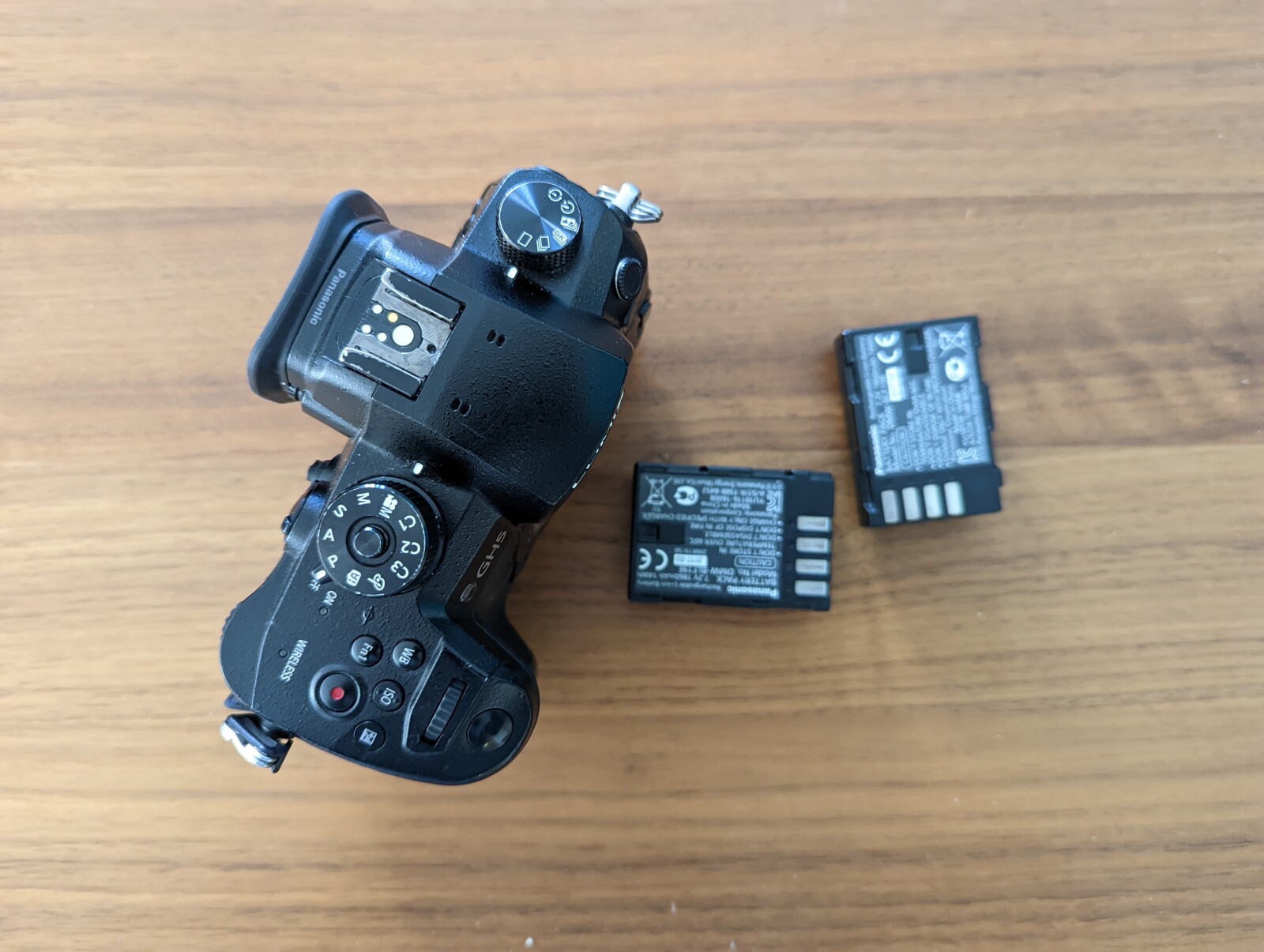 Panasonic Lumix GH5 V-Log + Batteries - Photo 3 sur 3